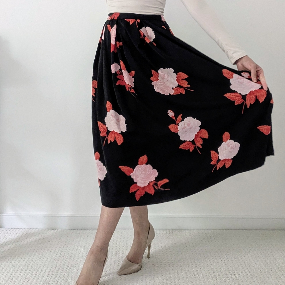 Who What Wear Floral Black and Pink Pleated Skirt